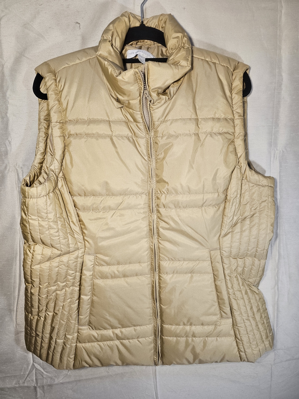 Lightweight Beige Puffer Vest - Women's Sleeveless Jacket